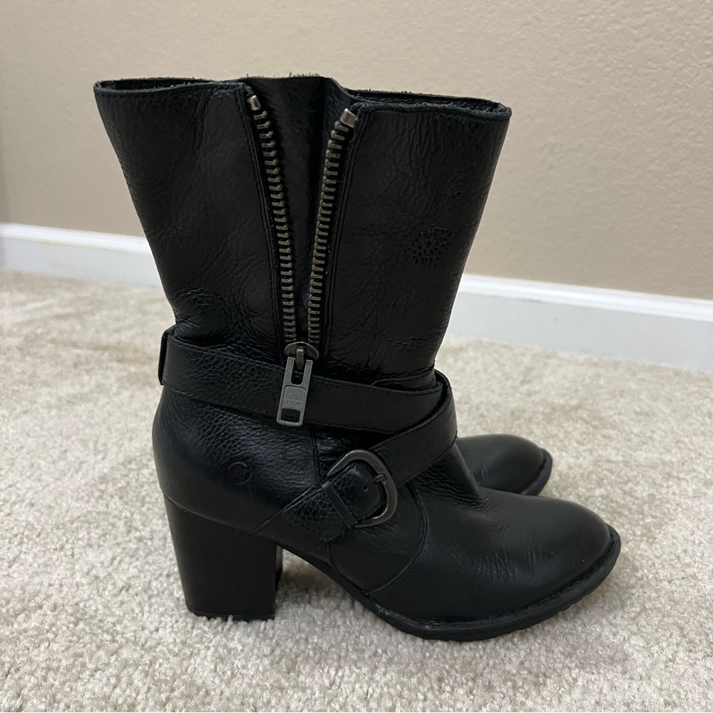 Born Women’s Black Leather Zip Heeled Boots Size 7, 38 D17303 Side Zip,
